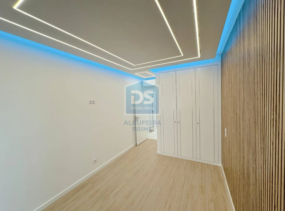 Apartamento T3 para Venda em Quarteira Foto 21