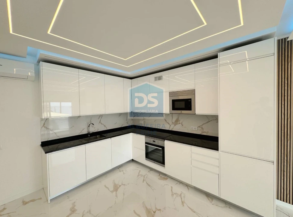 Apartamento T3 para Venda em Quarteira Foto 5