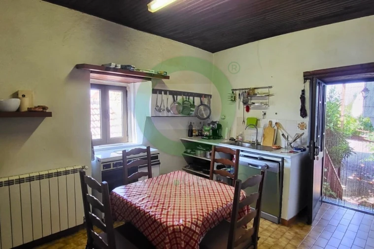 Moradia T3 para Venda em Curopos e Vale de Janeiro Foto 5