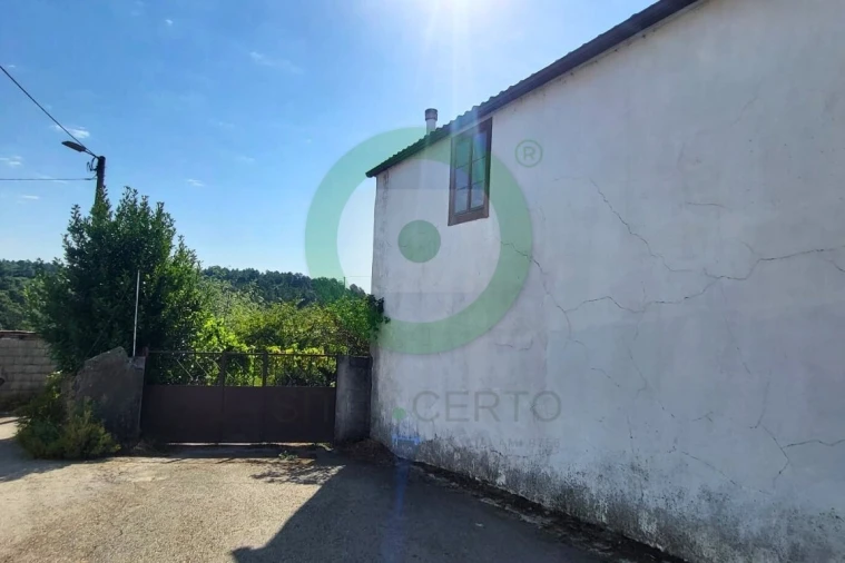 Moradia T3 para Venda em Curopos e Vale de Janeiro Foto 8