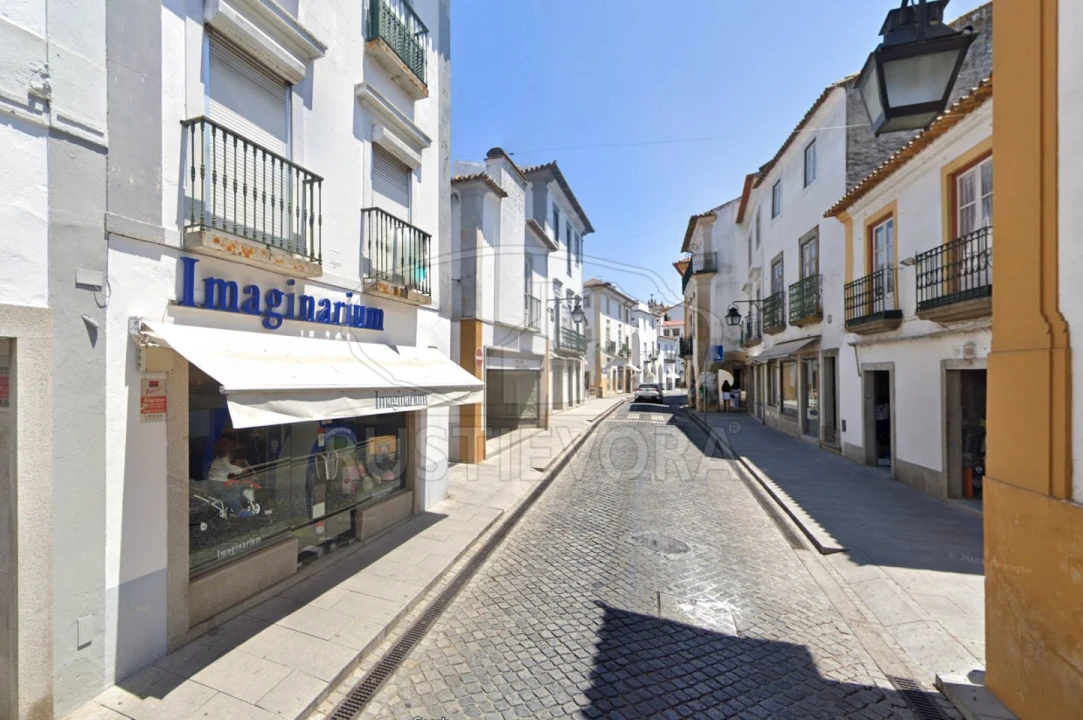 Loja para Venda em Évora (São Mamede, Sé, São Pedro e Santo Antão) Foto 1