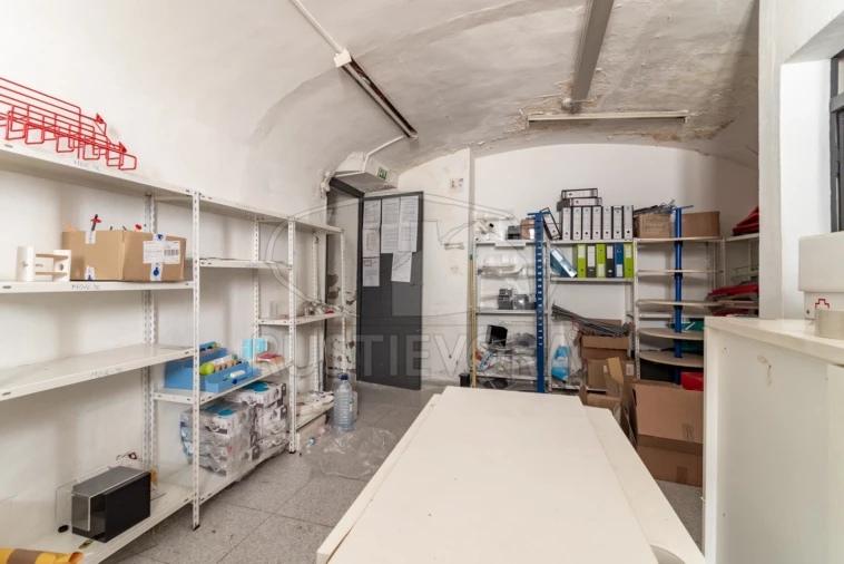 Loja para Venda em Évora (São Mamede, Sé, São Pedro e Santo Antão) Foto 6