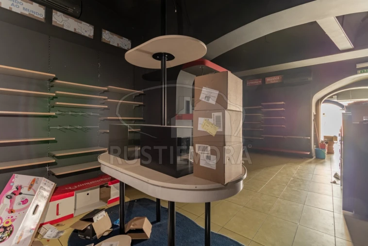 Loja para Venda em Évora (São Mamede, Sé, São Pedro e Santo Antão) Foto 10