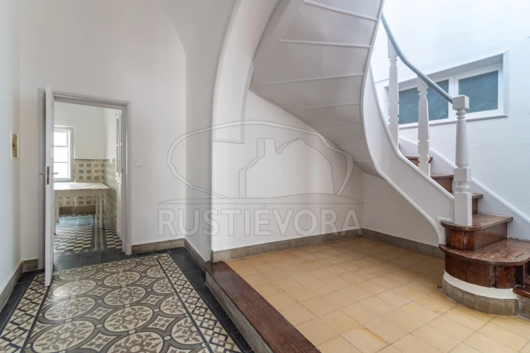 Moradia T4 para Arrendamento em Évora (São Mamede, Sé, São Pedro e Santo Antão) Foto 4