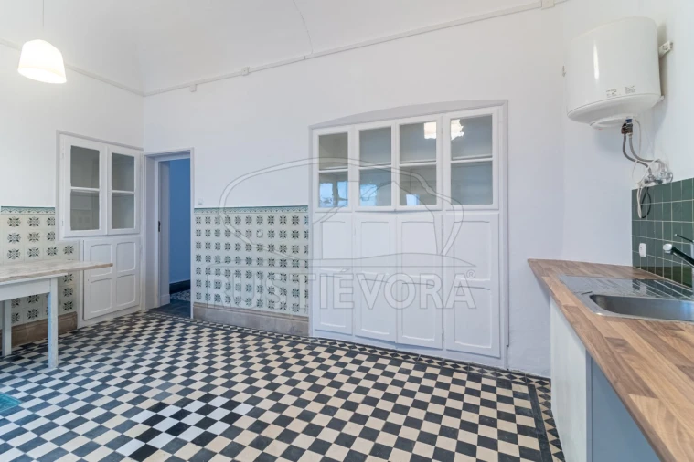 Moradia T4 para Arrendamento em Évora (São Mamede, Sé, São Pedro e Santo Antão) Foto 5