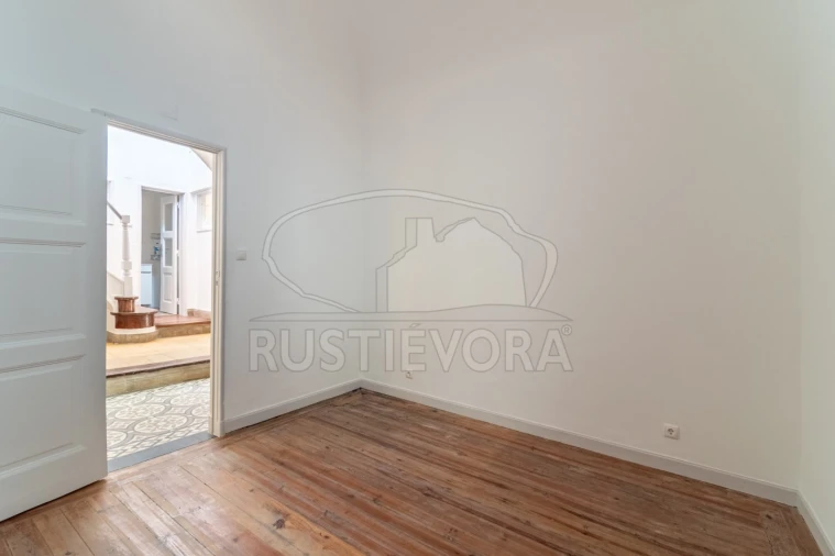 Moradia T4 para Arrendamento em Évora (São Mamede, Sé, São Pedro e Santo Antão) Foto 8