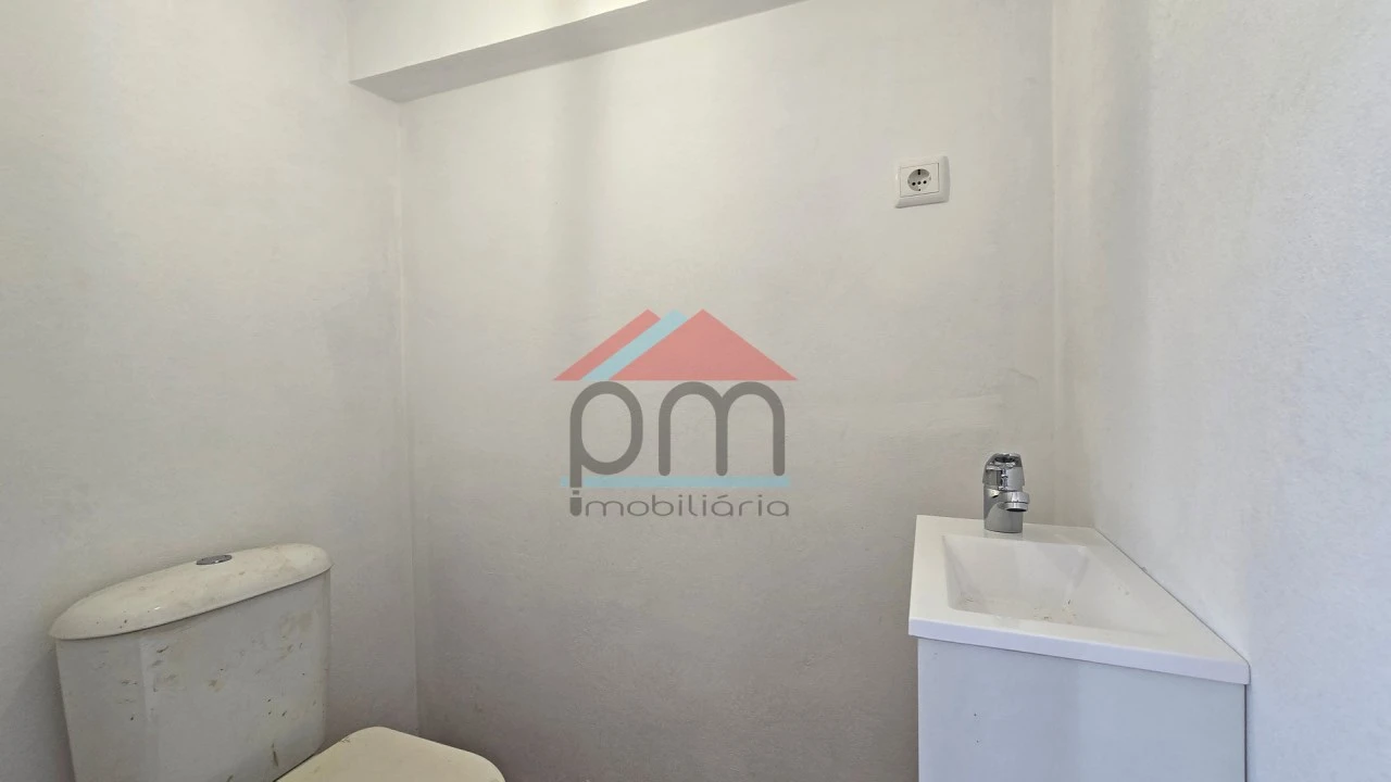 Moradia T2 para Venda em Cossourado e Linhares Foto 14