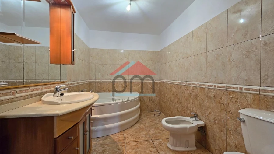 Moradia T2 para Venda em Cossourado e Linhares Foto 5