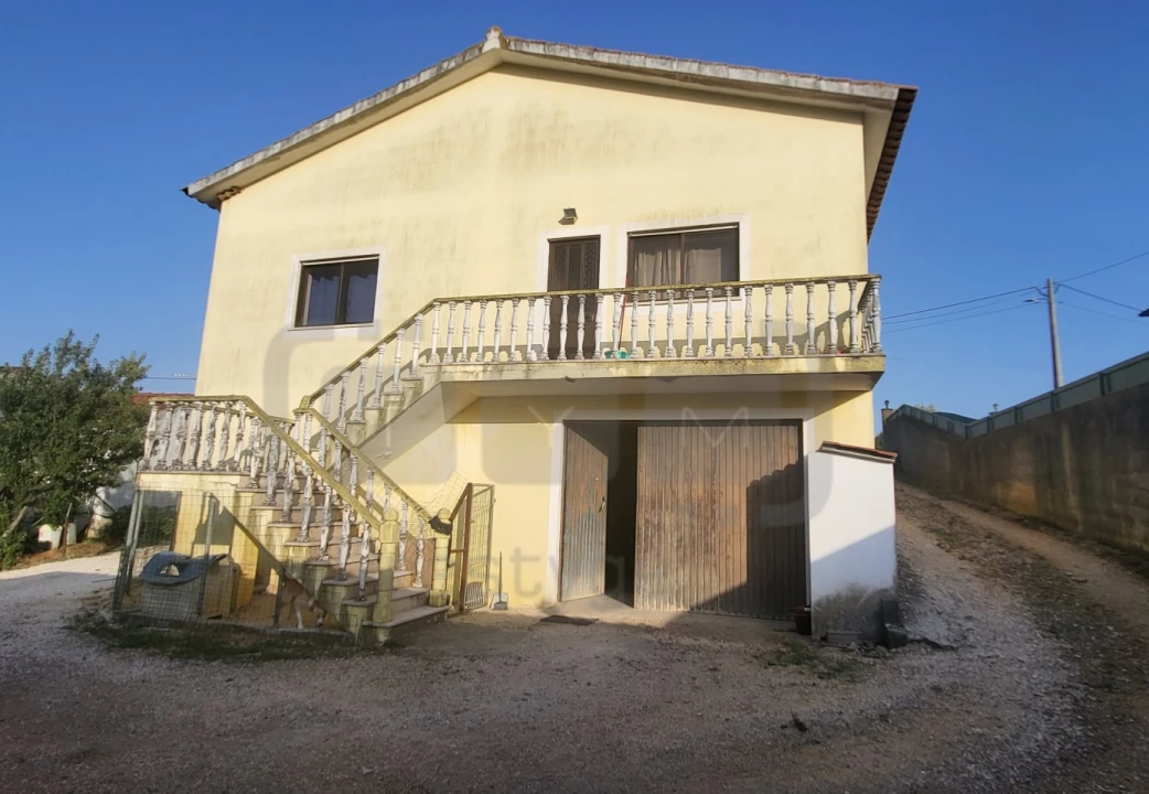 Moradia T3 para Venda em Carregueiros Foto 2