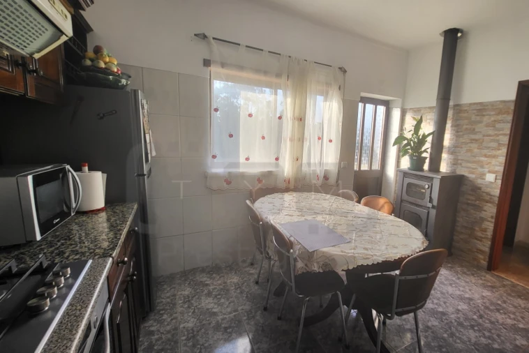 Moradia T3 para Venda em Carregueiros Foto 5