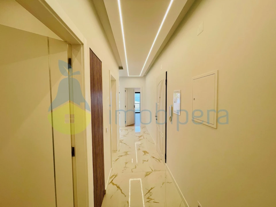 Apartamento T3 para Venda em Quarteira Foto 4