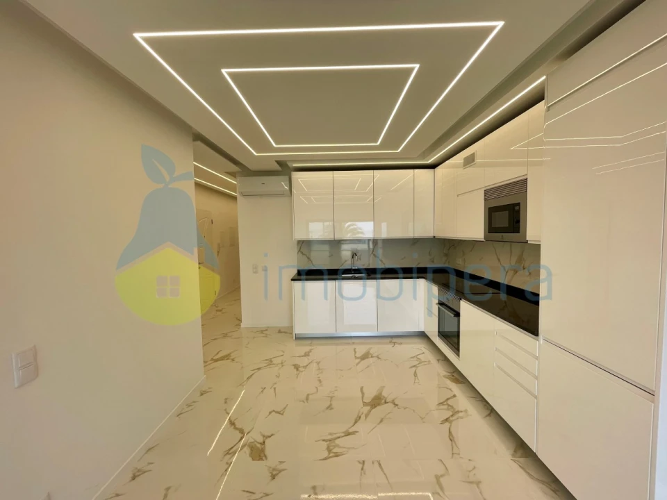 Apartamento T3 para Venda em Quarteira Foto 6