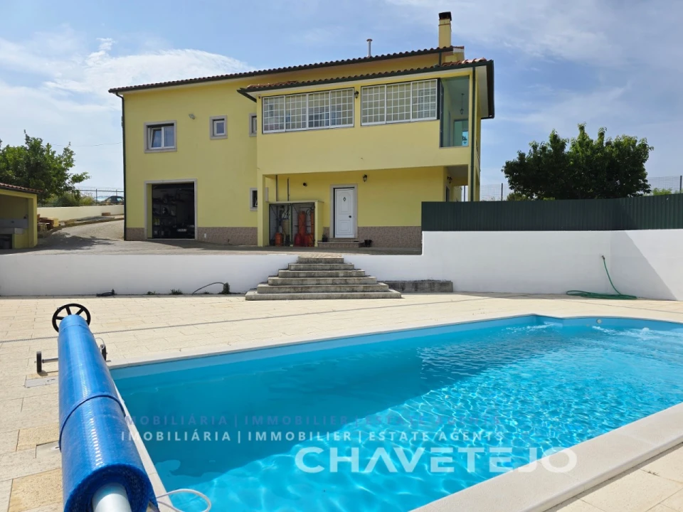 Moradia T5 para Venda em São João Baptista e Santa Maria dos Olivais Foto 2