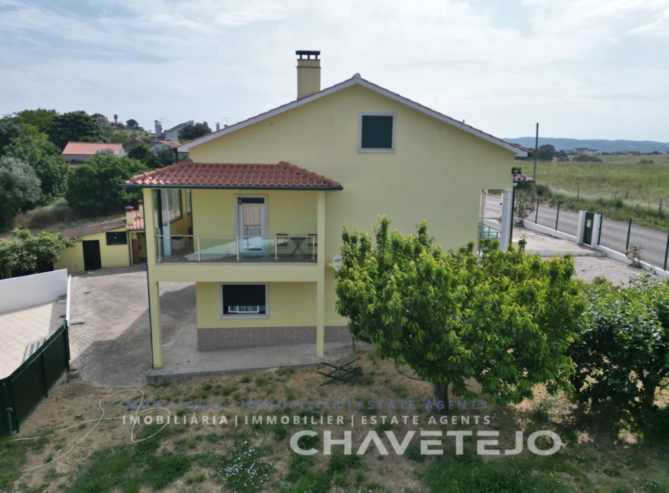 Moradia T5 para Venda em São João Baptista e Santa Maria dos Olivais Foto 5