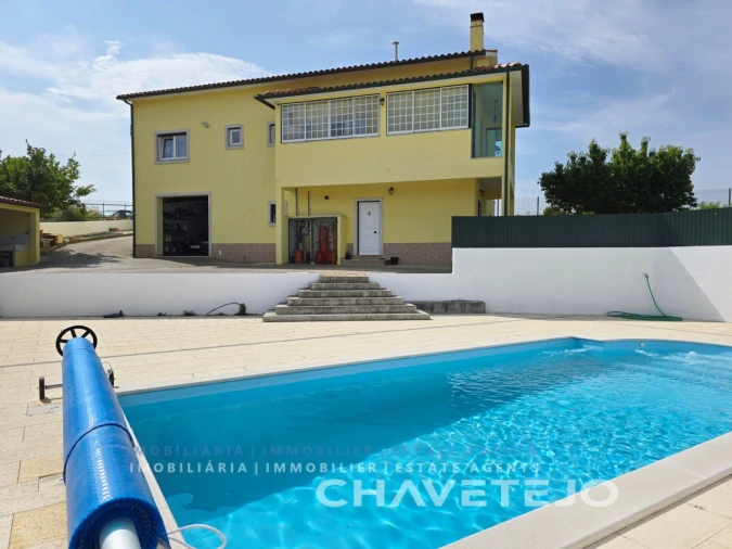 Moradia T5 para Venda em São João Baptista e Santa Maria dos Olivais Foto 2