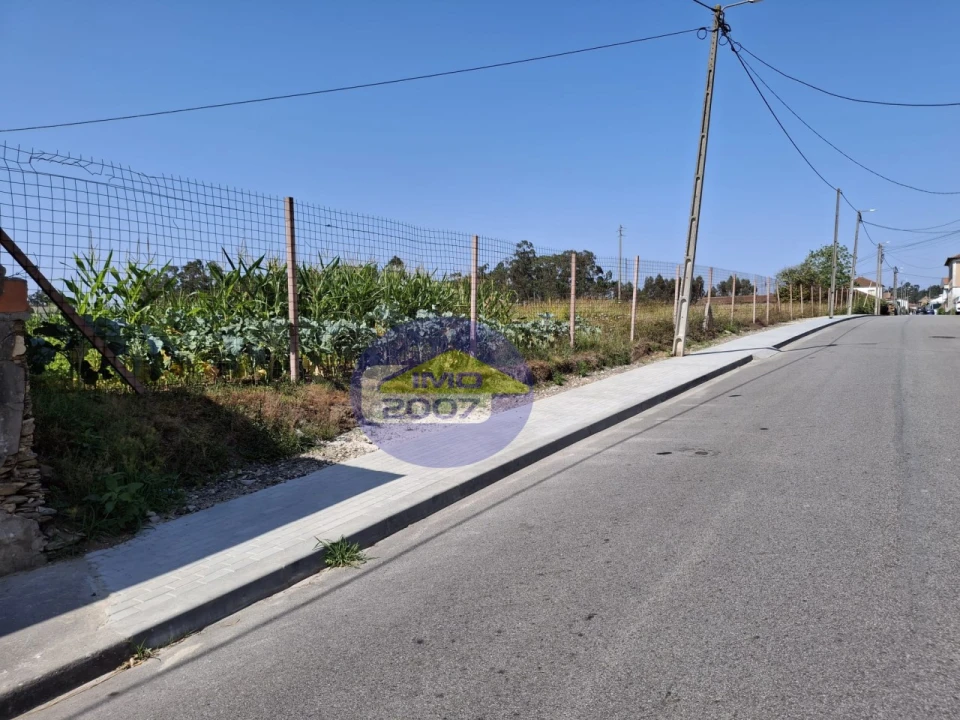 Terreno para Venda em São Miguel do Souto e Mosteirô Foto 1