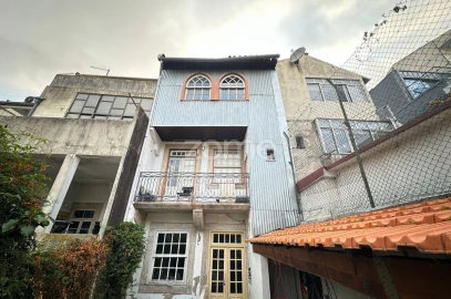 Moradia T4 para Venda em Cedofeita, Santo Ildefonso, Sé, Miragaia, São Nicolau e Vitória