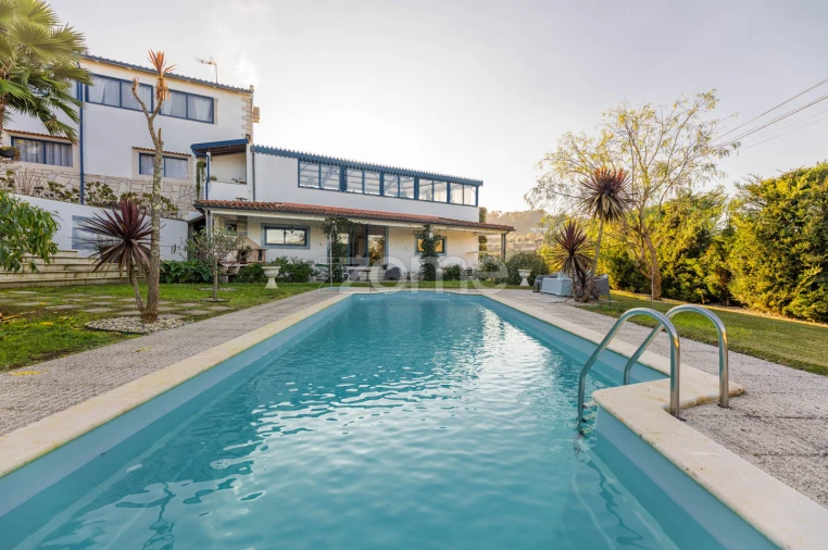 Moradia T3 para Venda em Santa Lucrécia de Algeriz e Navarra Foto 1