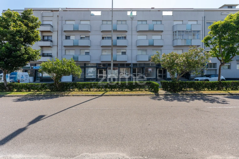 Negócio para Venda em Espinho Foto 4