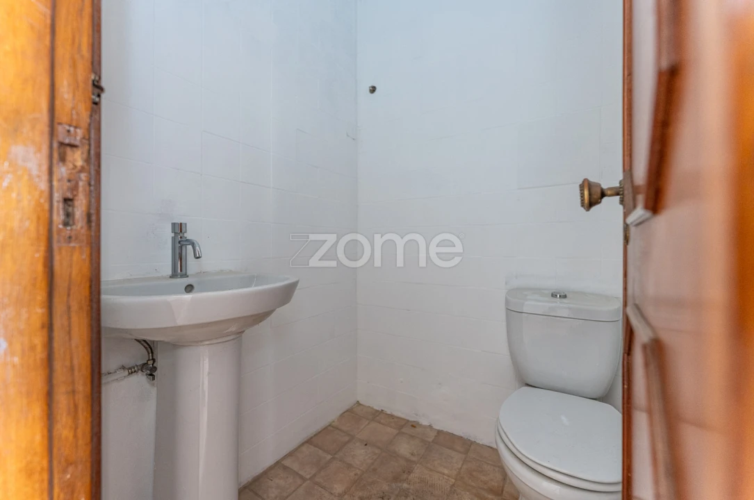 Negócio para Venda em Espinho Foto 16