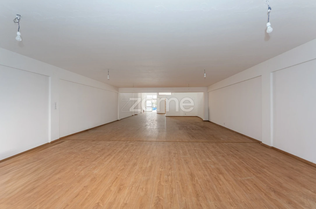 Negócio para Venda em Espinho Foto 18