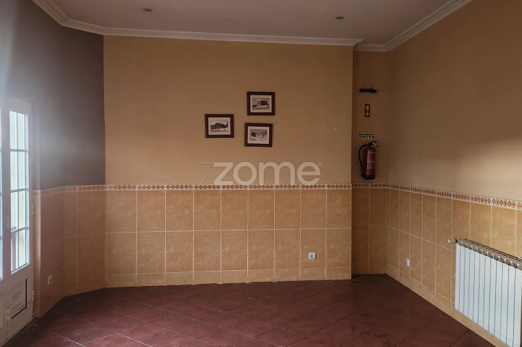 Negócio para Venda em São Martinho das Chãs Foto 9