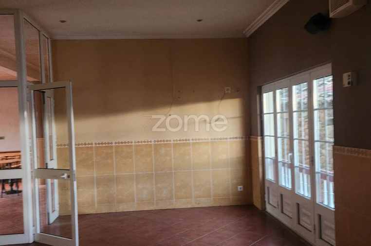 Negócio para Venda em São Martinho das Chãs Foto 11