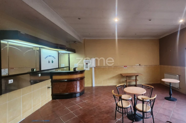 Negócio para Venda em São Martinho das Chãs Foto 4