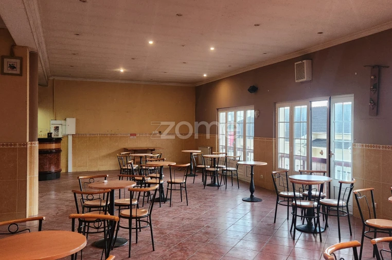 Negócio para Venda em São Martinho das Chãs Foto 7