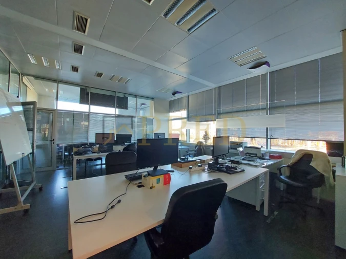 Escritório para Arrendamento em Santa Marinha e São Pedro da Afurada