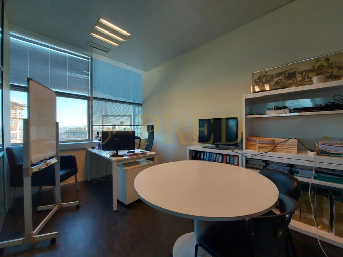 Escritório para Arrendamento em Santa Marinha e São Pedro da Afurada Foto 4