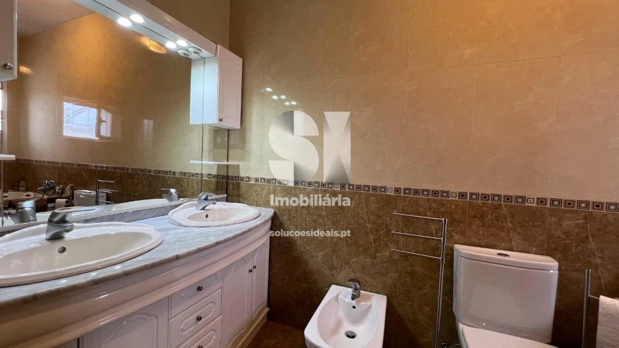 Moradia T5 para Venda em Vieira de Leiria Foto 27