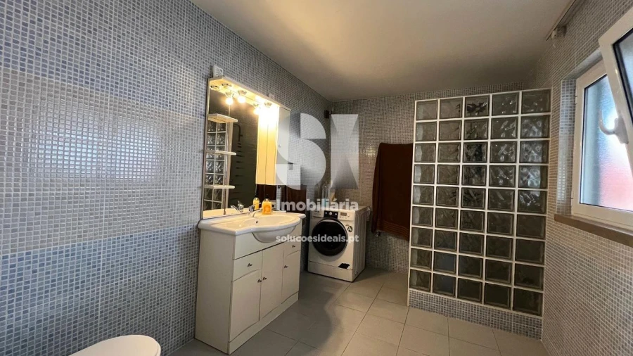 Moradia T5 para Venda em Vieira de Leiria Foto 34