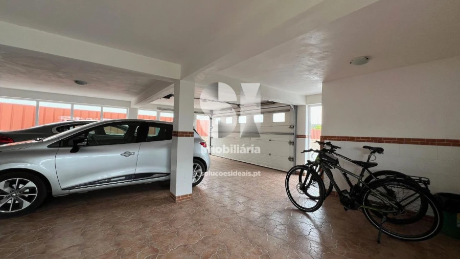 Moradia T5 para Venda em Vieira de Leiria Foto 37