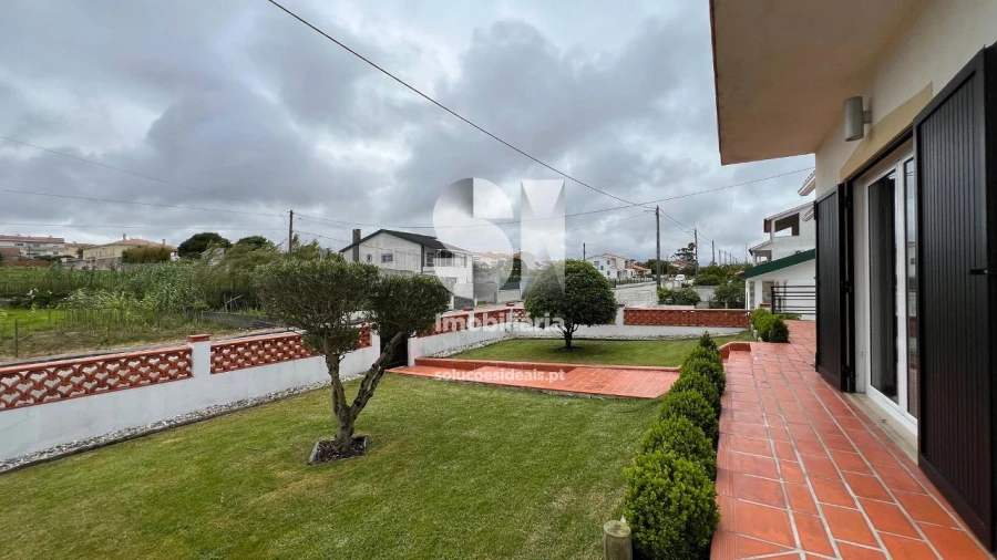 Moradia T5 para Venda em Vieira de Leiria Foto 4