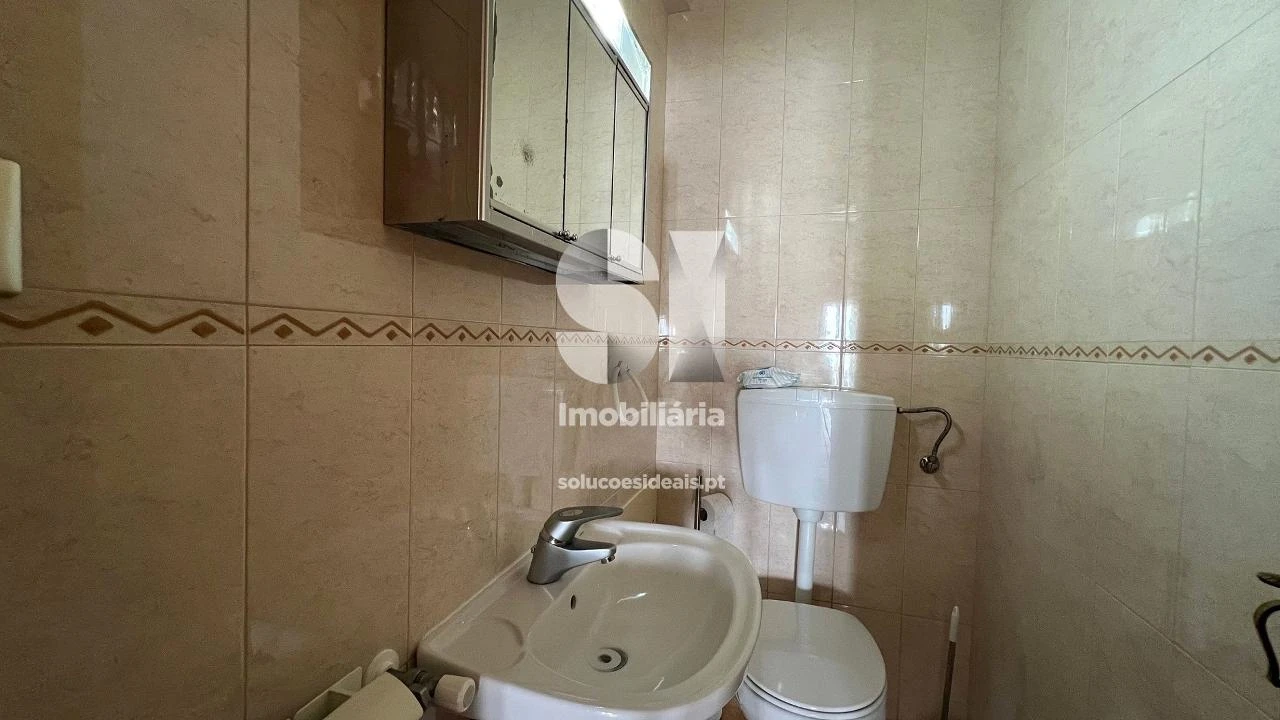 Moradia T5 para Venda em Vieira de Leiria Foto 13