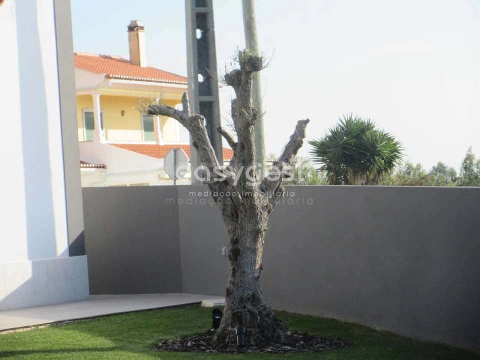 Moradia T6 para Venda em A dos Cunhados e Maceira Foto 9