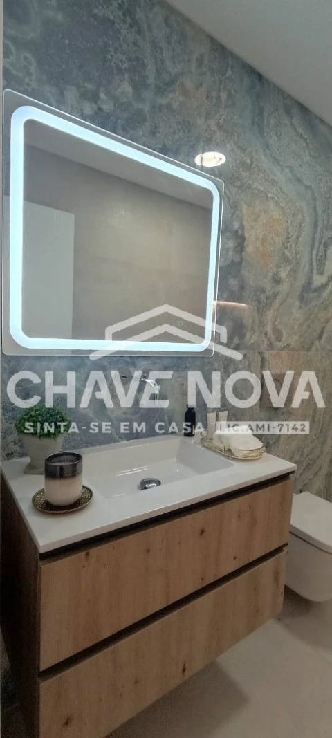 Moradia T4 para Venda em Charneca de Caparica e Sobreda