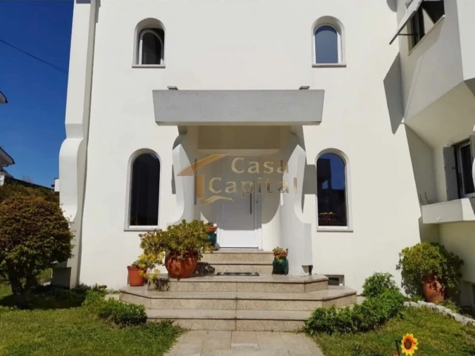 Moradia T5 para Venda em Lordelo Foto 8