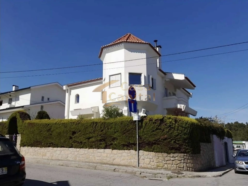 Moradia T5 para Venda em Lordelo Foto 1
