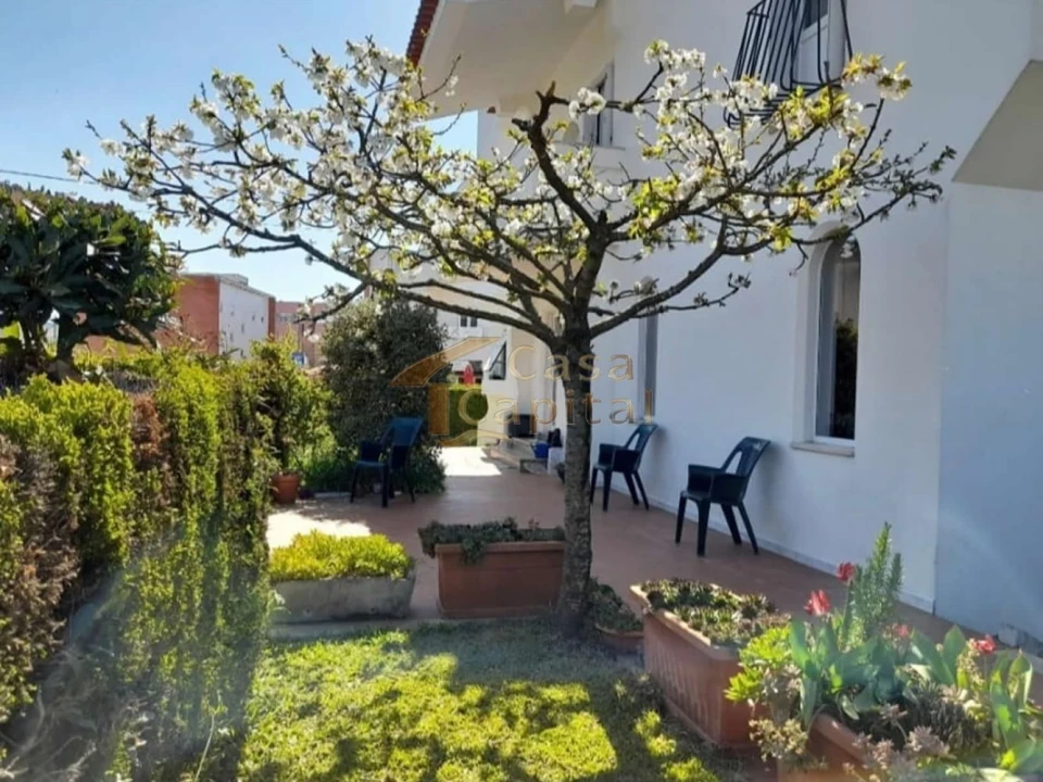 Moradia T5 para Venda em Lordelo Foto 3