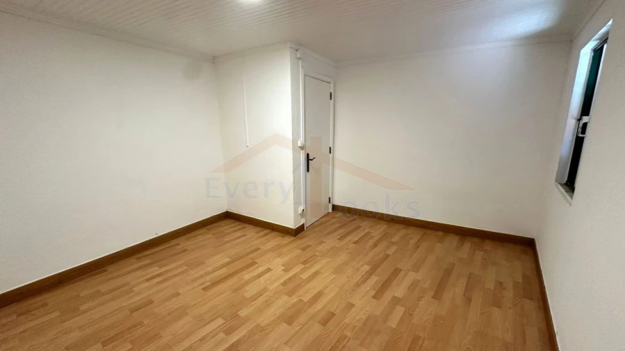 Moradia T3 para Venda em Santa Maria, São Pedro e Sobral da Lagoa Foto 39