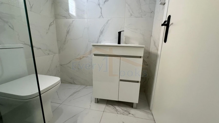 Moradia T3 para Venda em Santa Maria, São Pedro e Sobral da Lagoa Foto 35