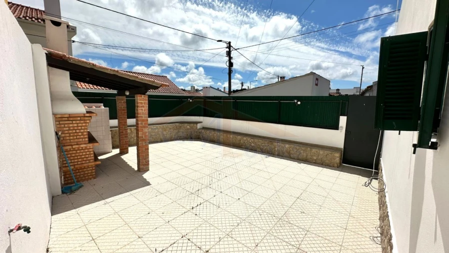 Moradia T3 para Venda em Santa Maria, São Pedro e Sobral da Lagoa Foto 44