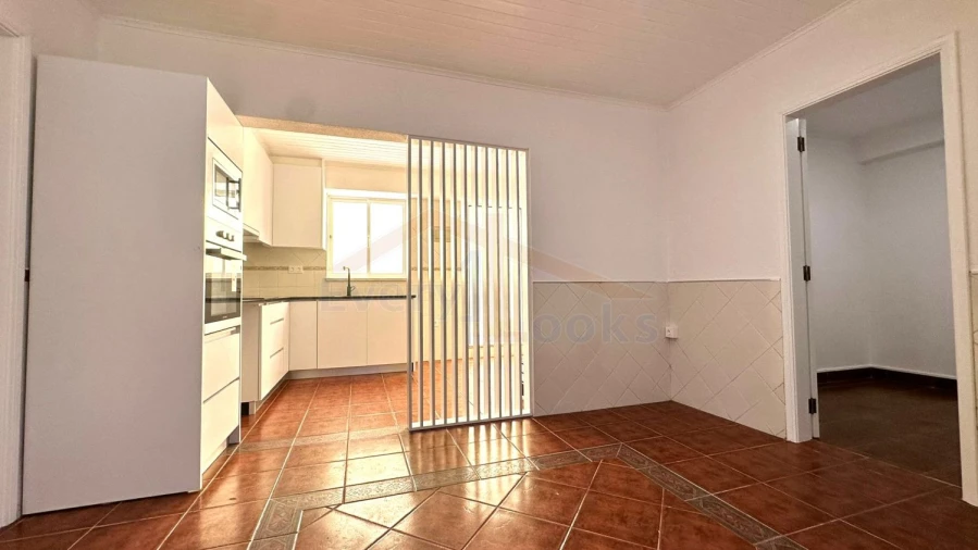 Moradia T3 para Venda em Santa Maria, São Pedro e Sobral da Lagoa Foto 28