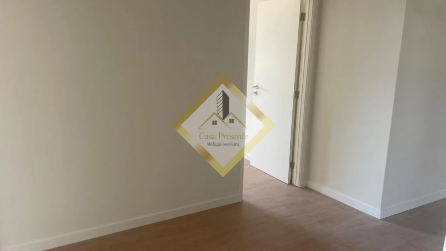 Apartamento T3 para Venda em Mafamude e Vilar do Paraíso Foto 6