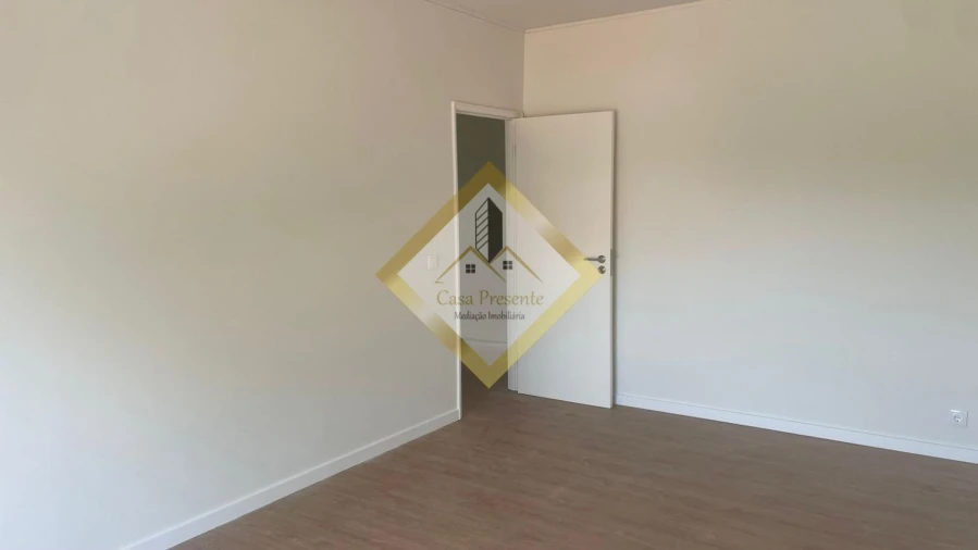 Apartamento T3 para Venda em Mafamude e Vilar do Paraíso Foto 10