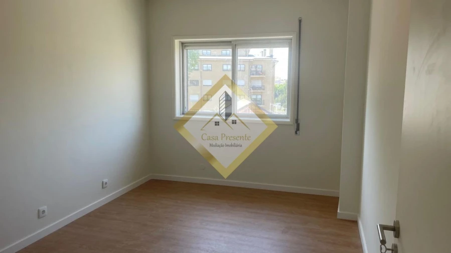 Apartamento T3 para Venda em Mafamude e Vilar do Paraíso Foto 13