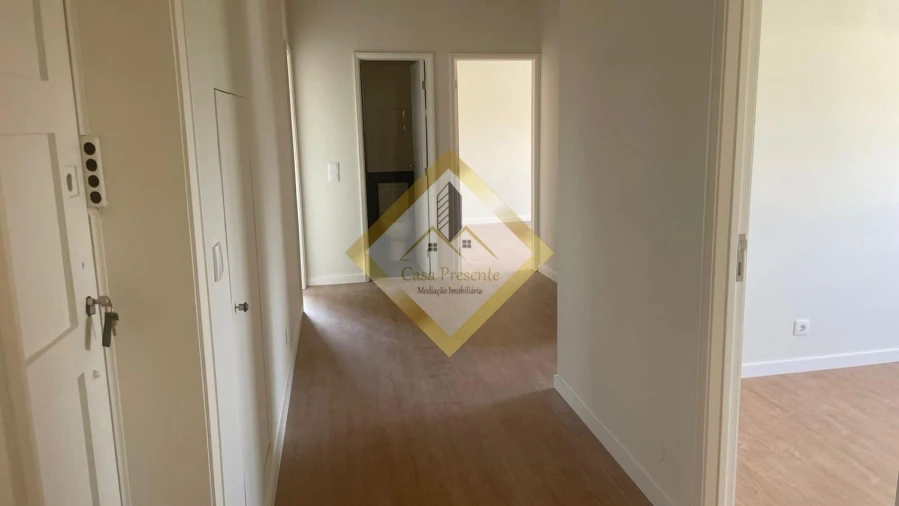 Apartamento T3 para Venda em Mafamude e Vilar do Paraíso Foto 4