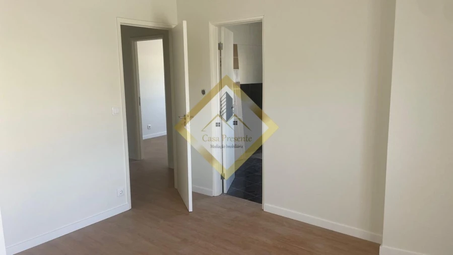 Apartamento T3 para Venda em Mafamude e Vilar do Paraíso Foto 17